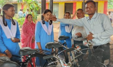 शिक्षा की नई उड़ान: सरस्वती साइकिल योजना ने संवारी शिक्षा की राह