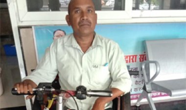संबल केंद्र की मदद से दिव्यांग श्री रमेश निर्मलकर को मिला संबल