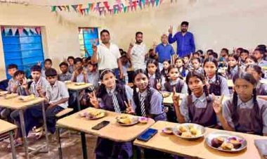 500 विद्यालयों में पोषण, पर्यावरण और सहभागिता का संगम, बैगलेस डे पर सूरजपुर की अनूठी पहल