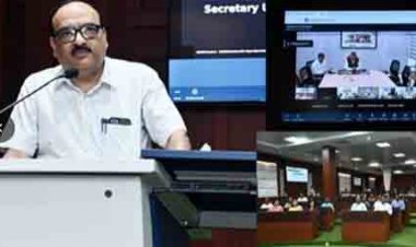 ई-ऑफिस एवं समयबद्ध उपस्थिति में उत्कृष्ट प्रदर्शन करने वाले अधिकारी-कर्मचारी सम्मानित
