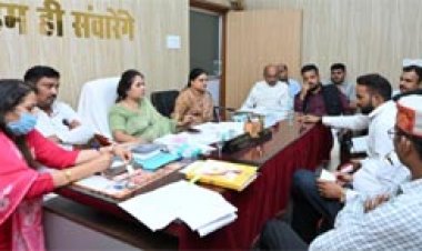 महापौर मीनल चौबे ने नगर निगम जोन 8, 9, 10 के कार्यों की विस्तृत समीक्षा कर अधिकारियों को दिये सख्त निर्देश
