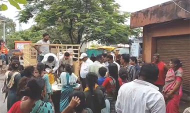 गोबरा नवापारा में बाढ़ प्रभावितों को सुरक्षित स्थानों पर पहुंचाया गया, राशन सामग्री का वितरण किया गया
