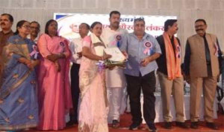  शिक्षा ही सफलता का मूल मंत्र है, कोई भी बच्चा शिक्षा से वंचित न रहे — पर्यटन मंत्री