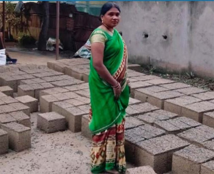 बकावंड की सुमनी कश्यप ने सीमेंट ईंट निर्माण से रची सफलता की नई इबारत