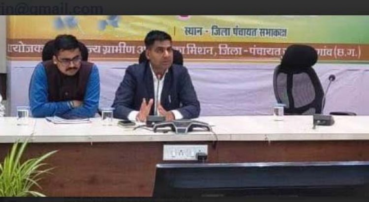 बच्चों के आधार के अनिवार्य बायोमैट्रिक अपडेशन का कार्य प्राथमिकता से करें पूर्ण : कलेक्टर