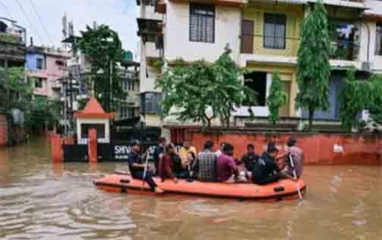 असम में बाढ़ से 10.6 लाख से अधिक लोग प्रभावित