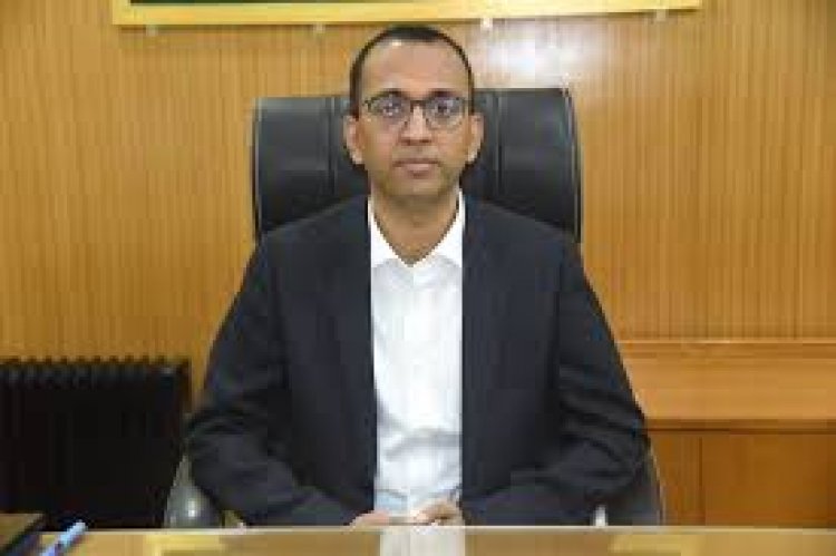 मेडिकल एवं इंजीनियरिंग की तैयारी करने वाले विद्यार्थियों को स्कूलों में ही मिलेगी ऑनलाइन क्लास की सुविधा - कलेक्टर