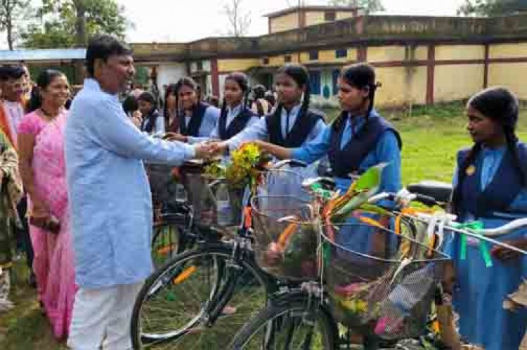 शिक्षा ही उज्ज्वल भविष्य की सबसे मजबूत आधारशिला : वन मंत्री केदार कश्यप