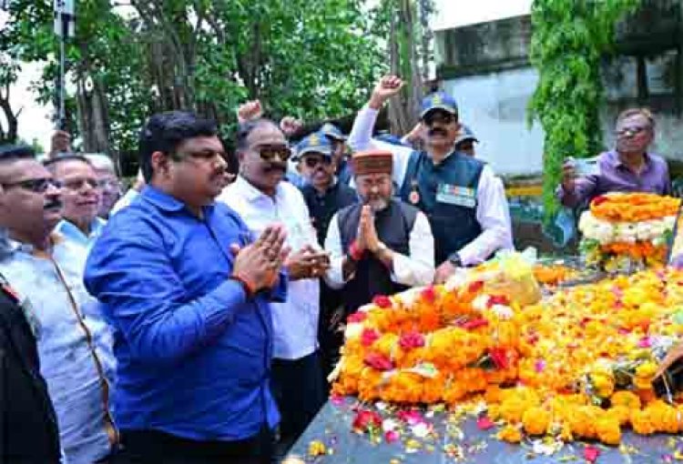 शहीद कौशल यादव के बलिदान को शिक्षा मंत्री गजेन्द्र यादव ने किया नमन