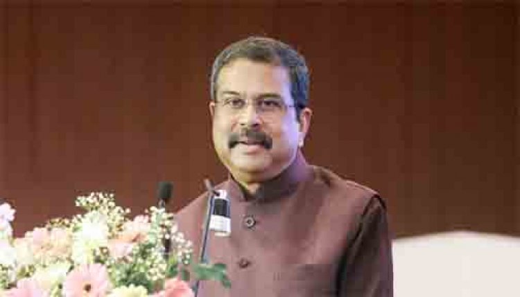 राष्ट्रपति मुर्मु ने धर्मेंद्र प्रधान का इस्तीफा किया स्वीकार, प्रल्हाद जोशी को शिक्षा मंत्रालय का अतिरिक्त प्रभार