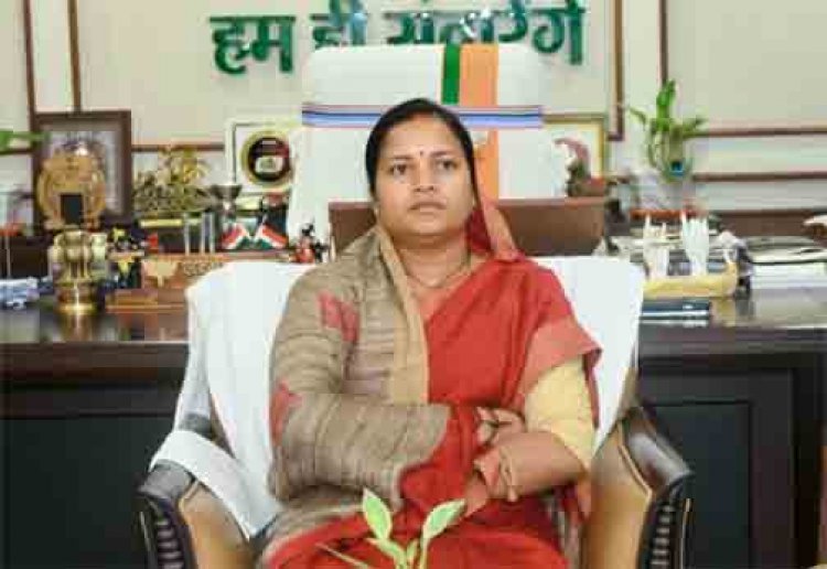 'मन की बात' से विकसित भारत का संकल्प हुआ और मजबूत: प्रधानमंत्री के प्रेरक संदेशों का मंत्री लक्ष्मी राजवाड़े ने किया श्रवण