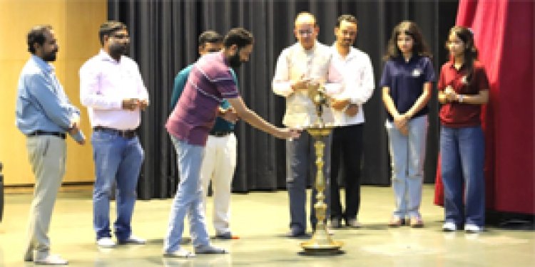 भारतीय प्रौद्योगिकी संस्थान भिलाई के डायरेक्टर ने नए छात्रों से एकेडमिक एक्सीलेंस को सोशल इम्पैक्ट से जोड़ने का आग्रह किया