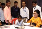 कलेक्टर श्रीमती मिश्रा ने जनदर्शन में सुनी आम लोगों की समस्याएं