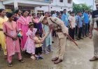 कभी हाथों में थी बंदूक, अब शान से लहराया तिरंगा