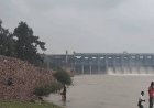 हो रही बारिश के बीच ही सिंचाई पानी देने गंगरेल के गेट खुले