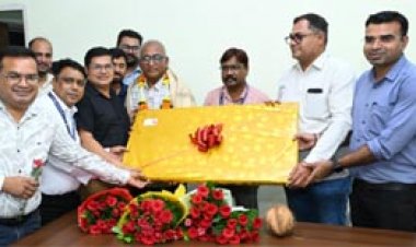 जनसंपर्क संचालनालय के सहायक ग्रेड-03 गुलजारी लाल तम्बोली को सेवानिवृत्ति पर भावभीनी विदाई
