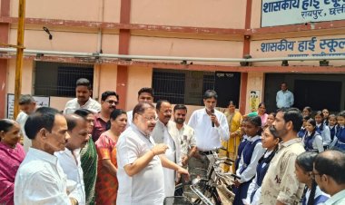 विधायक सुनील सोनी शासकीय हाई स्कूल कुशालपुर पहुंचे