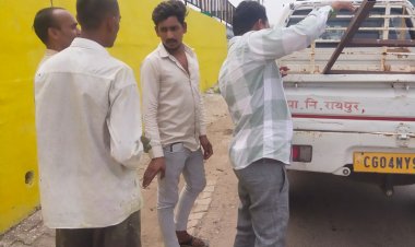 सार्वजनिक ओवरब्रिज पर अनधिकृत पेंटिंग का कार्य तत्काल बंद, सामग्री जब्त