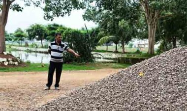 तालाब किनारे बिल्डिंग मटेरियल डम्प करने पर 1000 रुपये का जुर्माना
