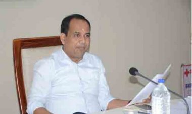 कलेक्टर डॉ. गौरव सिंह ने ली समय-सीमा फॉलोअप बैठक