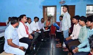 छात्रावासी बच्चों के बीच पहुंचे उप मुख्यमंत्री  विजय शर्मा