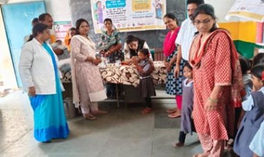 राष्ट्रीय कृमि मुक्ति दिवस पर बच्चों को खिलाई गई एल्बेंडाजोल की गोली