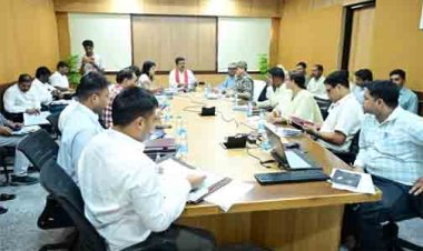 उप मुख्यमंत्री  विजय शर्मा ने पुनर्वास एवं नक्सल प्रभावित परिवारों के लिए संचालित योजनाओं की समीक्षा की