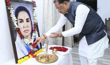 मुख्यमंत्री ने छत्तीसगढ़ की प्रथम महिला सांसद मिनीमाता की पुण्यतिथि पर किया नमन