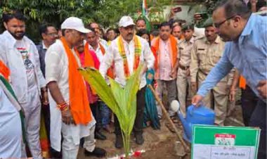 उप मुख्यमंत्री विजय शर्मा और वन मंत्री केदार कश्यप के नेतृत्व में बारसूर पहुंची बाइक तिरंगा यात्रा