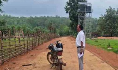 ​पगडंडी से पक्की सड़क तक पहुंचा अबुझमाड़