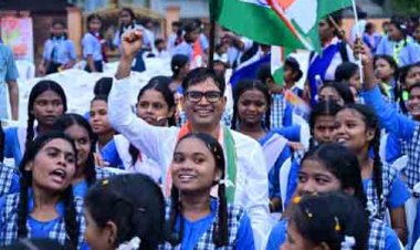 करीब 200 फीट लंबे तिरंगे के साथ उमड़ा जनसैलाब, वित्त मंत्री श्री ओ.पी. चौधरी हुए शामिल