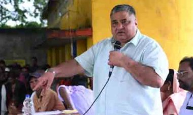 ग्रामीणों की समस्याओं के त्वरित निराकरण के लिए मंत्री राजेश अग्रवाल ने दिए अधिकारियों को निर्देश