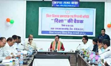 विकास योजनाओं को मिले गति, निर्माण कार्य समय-सीमा में हों पूर्ण :  तोखन साहू