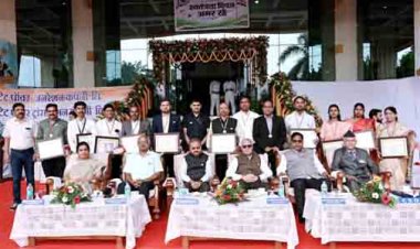 उत्कृष्ट कार्यों के लिए ट्रांसमिशन कंपनी के आठ अधिकारी-कर्मचारी सम्मानित