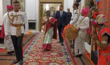 राष्ट्रपति भवन में गूंजी धमतरी के मांदर की थाप