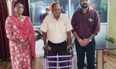 आवेदन के तुरंत बाद मोहम्मद नजीर खान को मिला वॉकर