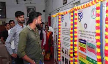 जनसंपर्क विभाग की फोटो प्रदर्शनी में वन्देमातरम् एवं राष्ट्र ध्वज  के गौरवशाली इतिहास को जानने का मिला अवसर