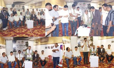कैमरे के आकार के केक से मनाया विश्व फोटोग्राफी दिवस, तस्वीरों की ताकत को सांसद संतोष पांडे ने सराहा