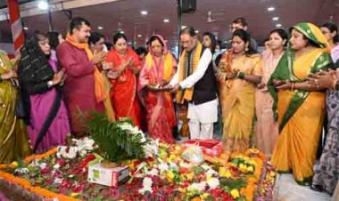 मुख्यमंत्री विष्णुदेव साय ने पवित्र श्रावण मास में अपने निवास में किया रुद्राभिषेक