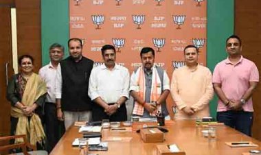 भाजपा राष्ट्रीय अध्यक्ष नितिन नवीन ने ली नवनियुक्त सोशल मीडिया टीम की बैठक