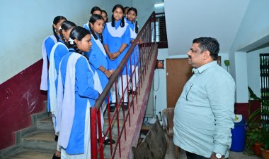 तर्रीघाट हाई स्कूल पहुँचे शिक्षा मंत्री गजेन्द्र यादव, विद्यार्थियों से संवाद कर पढ़ाई के लिए प्रेरित किये