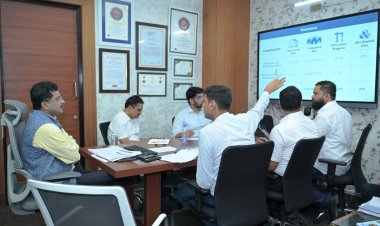 नगरीय प्रशासन विभाग के प्रमुख सचिव बोरा ने ई-बस योजना, पीएम आवास और वेस्ट-टू-एनर्जी परियोजना की समीक्षा की