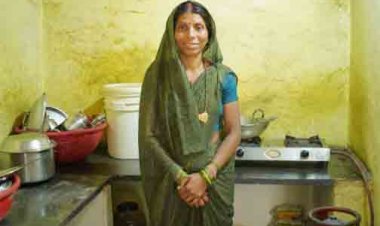 धुएं से राहत स्वास्थ्य की सुरक्षा, ‘विष्णु भैया‘ ने माताओं-बहनों का रखा ध्यान