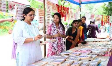 स्थानीय राखियों की खरीद से महिला उद्यमिता को मिला संबल