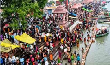 सावन पूर्णिमा पर अयोध्या में उमड़ा आस्था का सैलाब, सरयू में श्रद्धालुओं ने लगाई पवित्र डुबकी