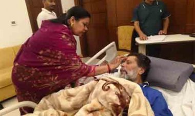 प्रदेश अध्यक्ष किरण देव को रक्षा सूत्र बाँधकर भाजपा सांसद कमलेश जांगड़े ने दीर्घायु एवं यशस्वी जीवन की कामना की