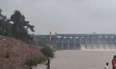हो रही बारिश के बीच ही सिंचाई पानी देने गंगरेल के गेट खुले