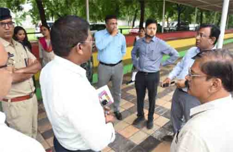 स्वतंत्रता दिवस समारोह की तैयारियों का कलेक्टर और एसएसपी ने किया निरीक्षण