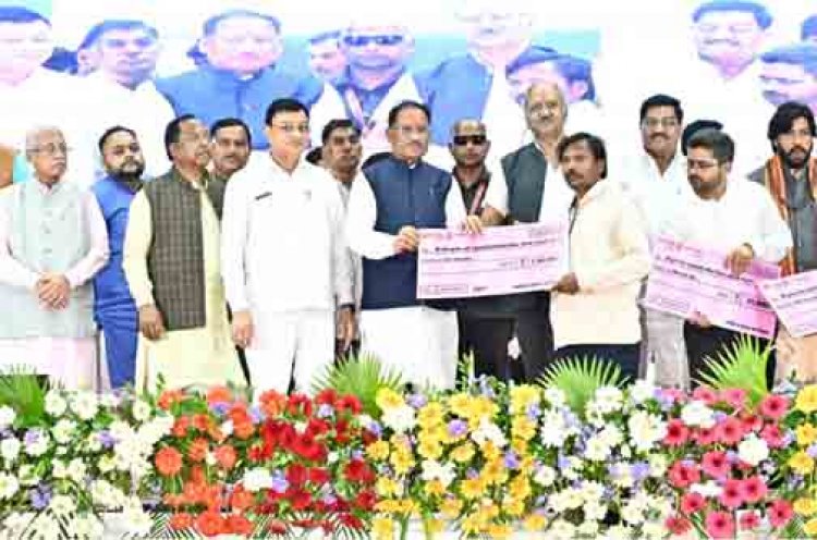 ढाई साल की उपलब्धियाँ- छत्तीसगढ़ का श्रमिक कल्याण के क्षेत्र में नई पहचान