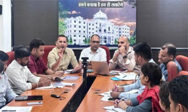 राजधानी शहर में अतिक्रमणों, अवैध कॉलोनियों के विरुद्ध कार्रवाई की जाये